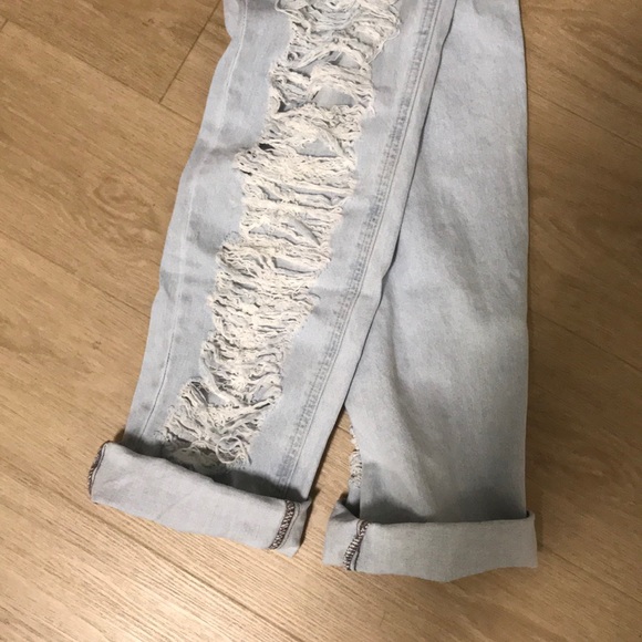 NWT🎈 Carmar LF stores distressed denim overalls - Picture 7 of 8